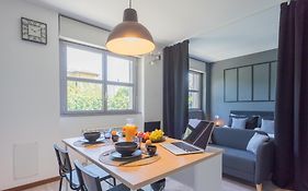 Black Loft Como By Rent All Como
